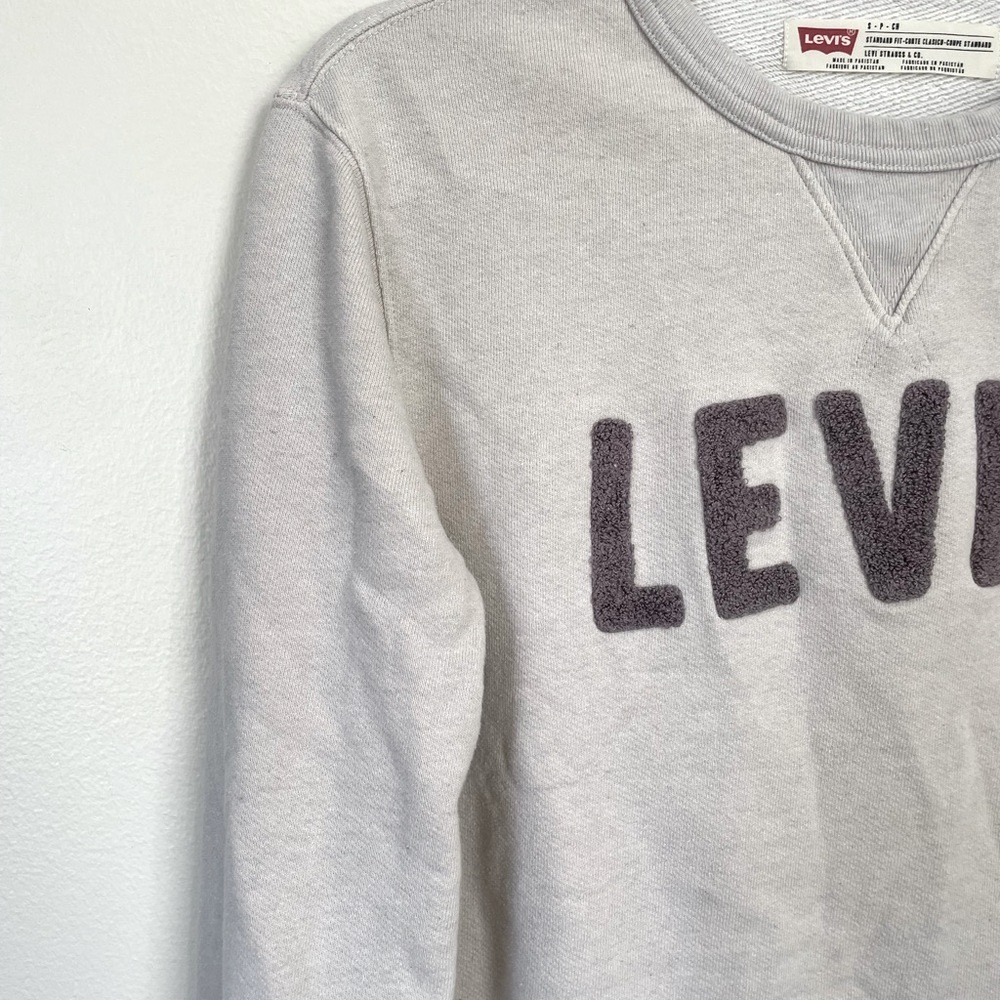 Levi's | Beige Classic Logo Pullover Sweatshirt | Men’s Small - Picture 2 of 6